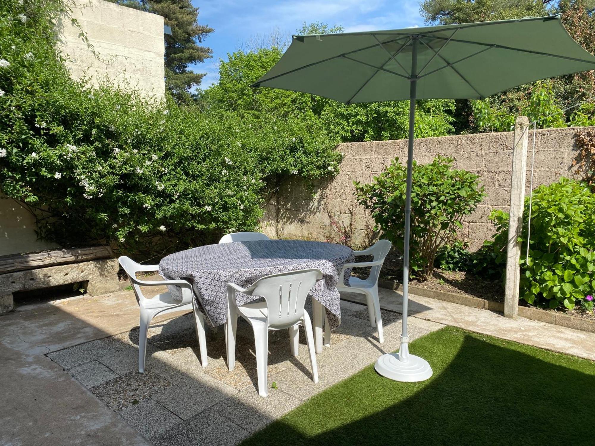 Maison De Ville Avec Jardin Malestroit Exteriér fotografie